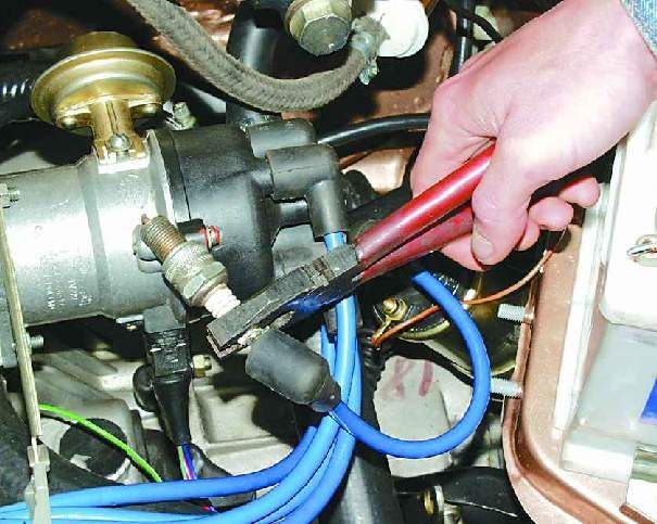 не заводится машина