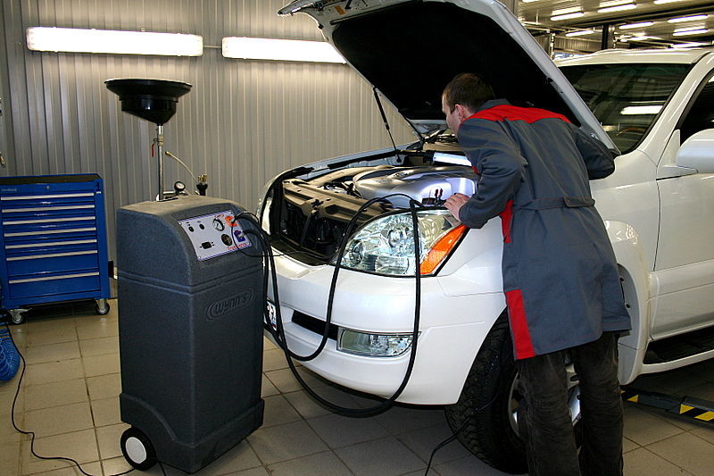 когда менять масло