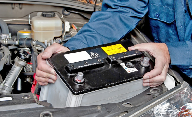 Сел аккумулятор в машине, что делать?