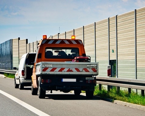 Jak poprawnie holować samochód?
