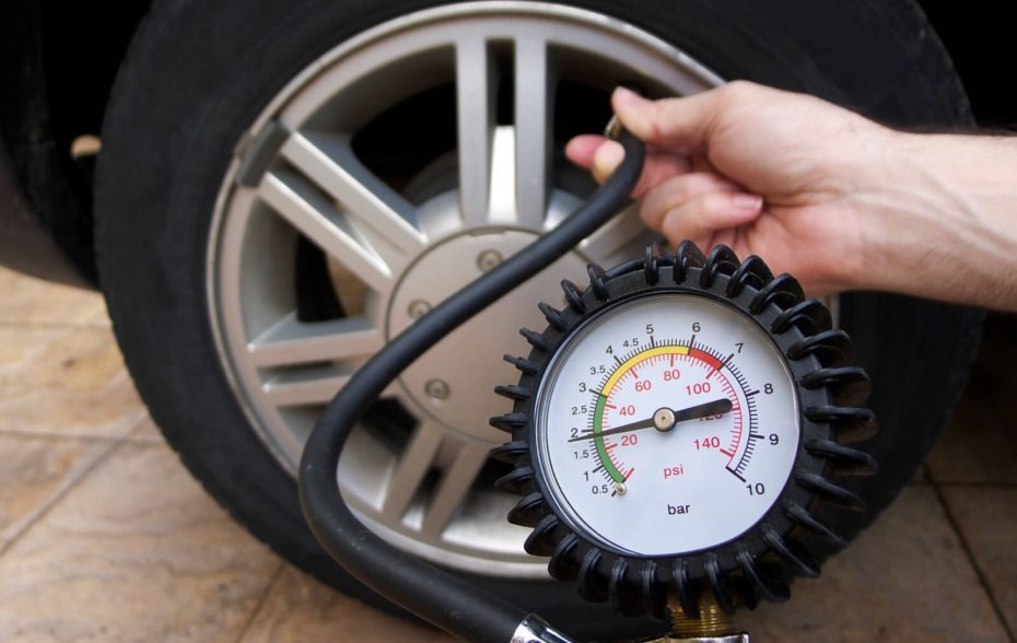 Каким является правильное давление в колесах осенью и зимой?