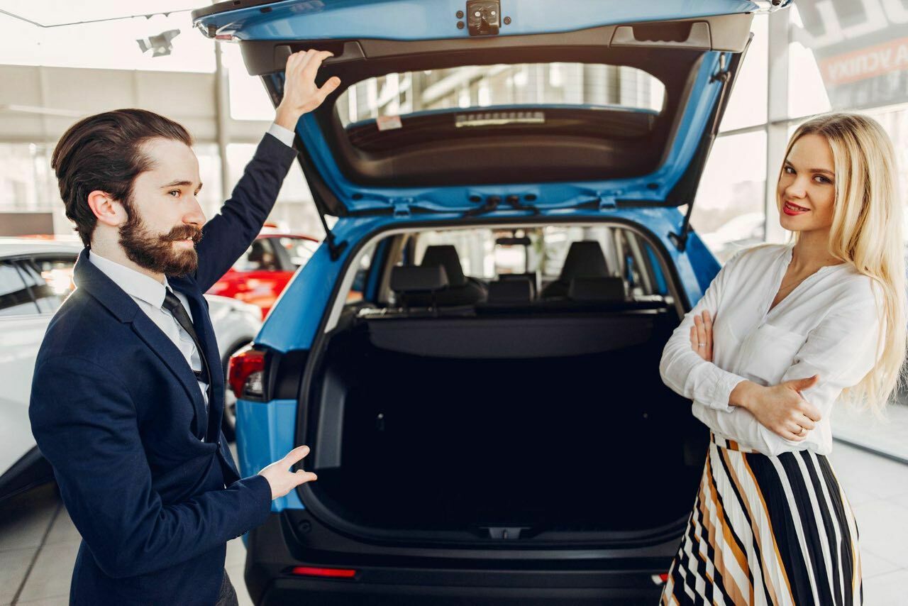 Jak działa wypożyczalnia samochodów - Praktyczny przewodnik dla klientów