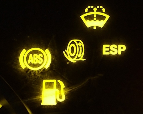 CO TO JEST I JAK DZIAŁA ABS, ASR I ESP?