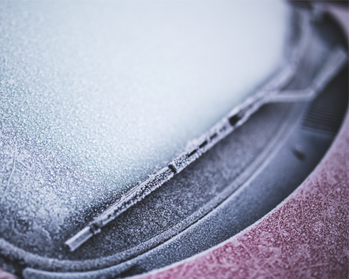 JAK ODMROZIĆ SZYBY W SAMOCHODZIE?